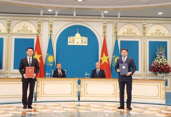 Tổng Bí thư thăm Kazakhstan: Mở ra không gian thúc đẩy hợp tác toàn diện -0