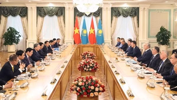 Tổng Bí thư thăm Kazakhstan: Mở ra không gian thúc đẩy hợp tác toàn diện