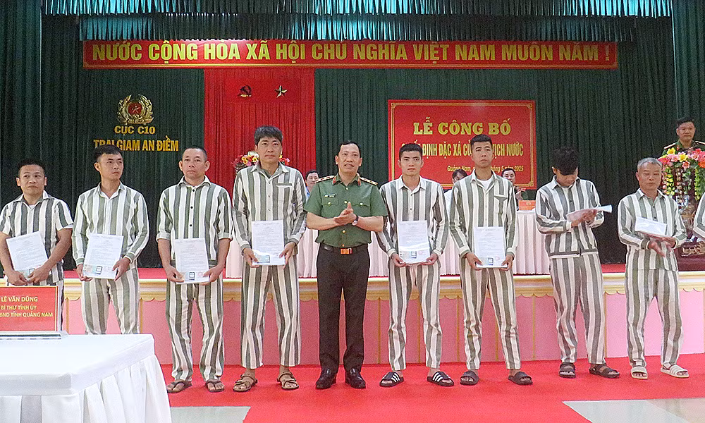 Tạo điều kiện thuận lợi nhất để người được đặc xá nhanh chóng tái hòa nhập cộng đồng -0