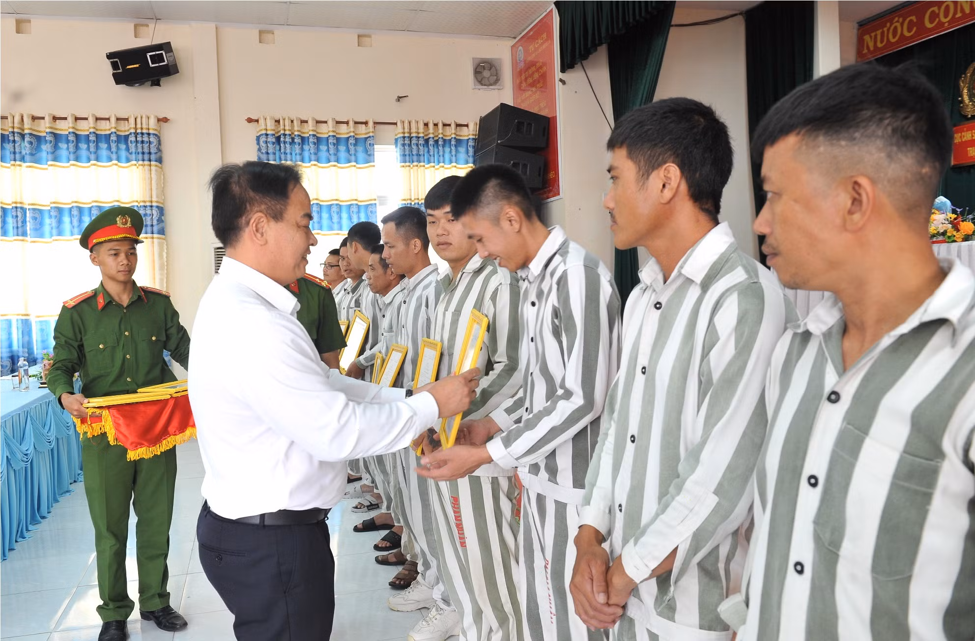 Đặc xá năm 2025: Niềm vui ngày trở về -0