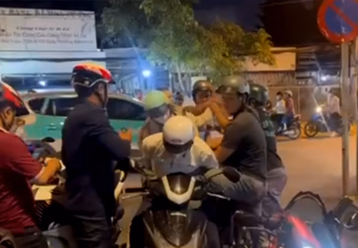 Hành trình truy bắt hai anh em ruột cướp tiệm vàng ở Hóc Môn -1