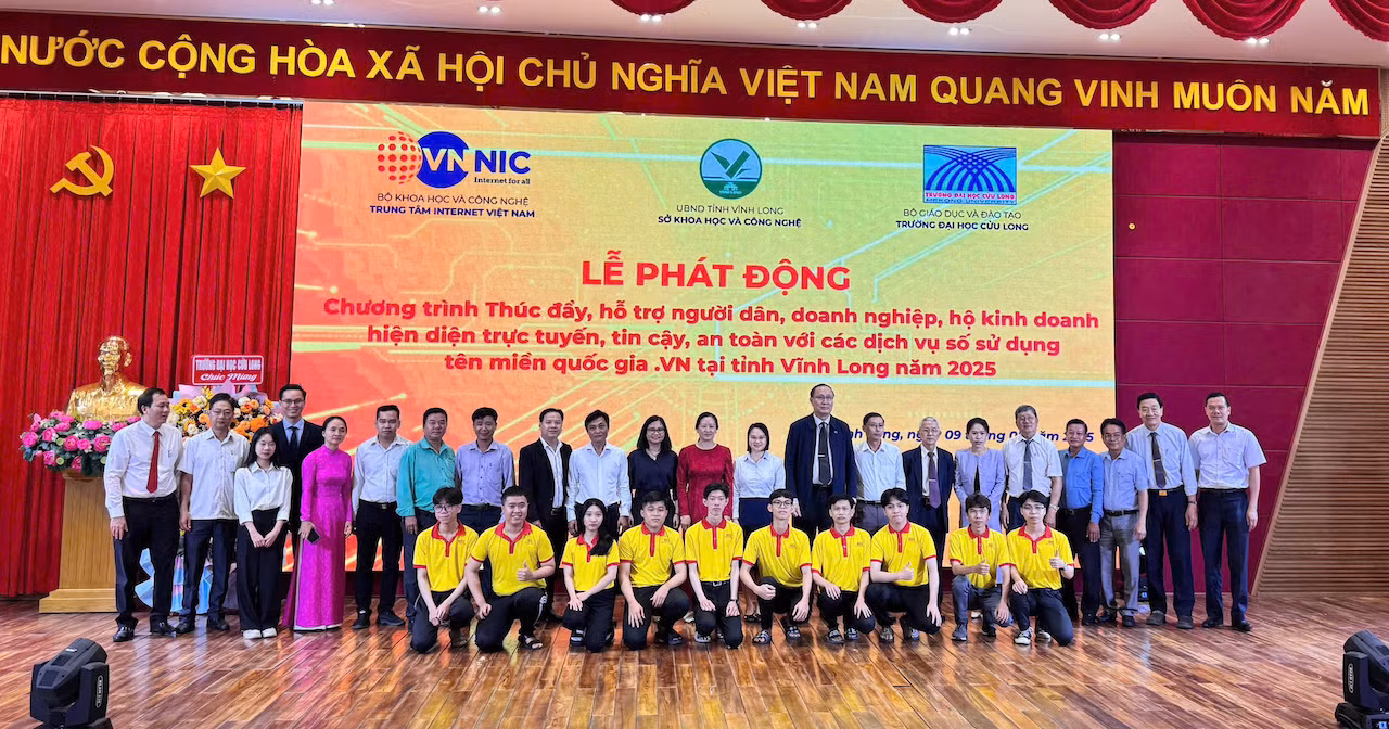 Vĩnh Long phát động chương trình hỗ trợ người dân đăng ký sử dụng tên miền quốc gia -0