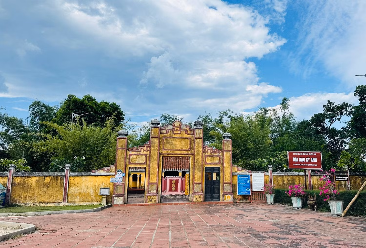Huyền thoại trong lòng cát -0