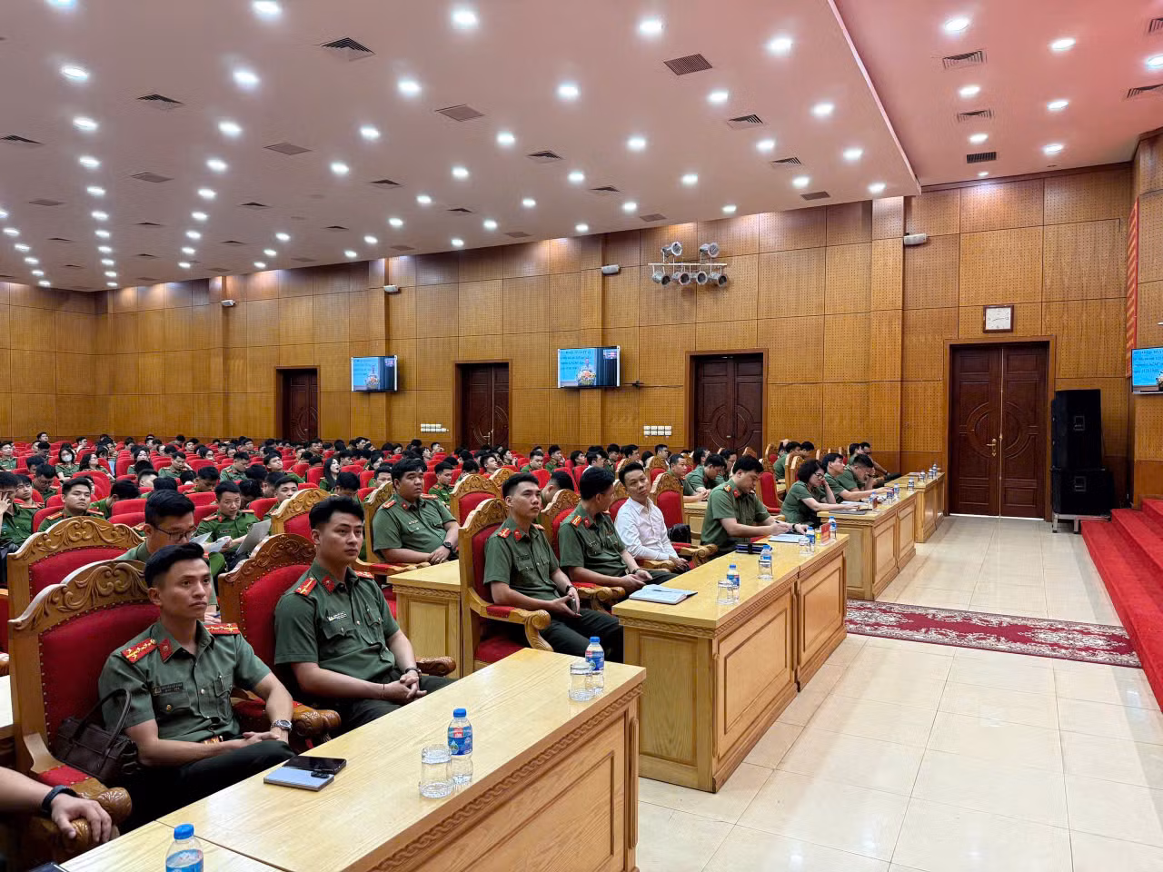 Học tập chuyên đề “CAND gương mẫu đi đầu, vững tin bước vào kỷ nguyên mới” -0