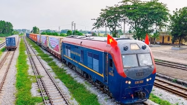 Làm việc xuyên lễ, đẩy nhanh tiến độ Dự án đường sắt Lào Cai-Hà Nội-Hải Phòng