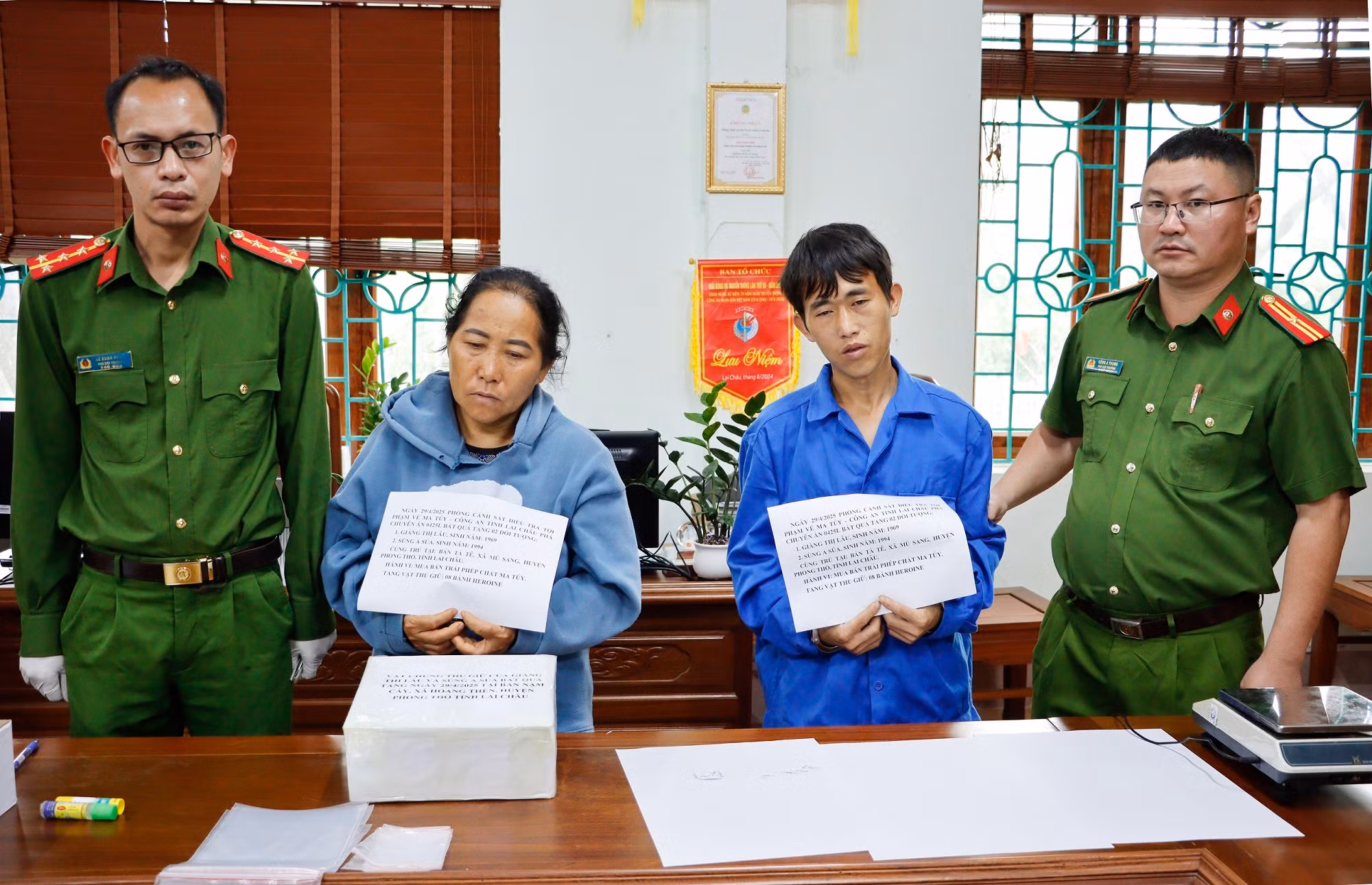 Bắt giữ nữ quái U60 điều hành đường dây ma tuý -0