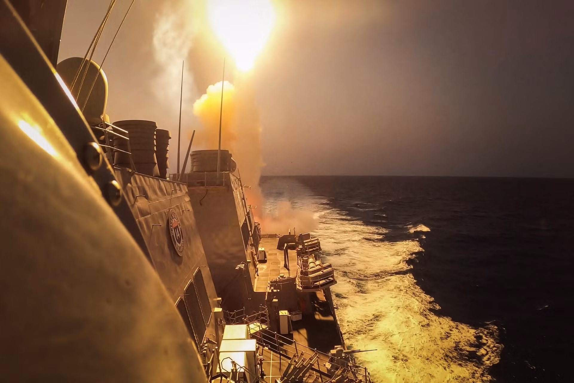 Mỹ tuyên bố ngừng tấn công Houthi ở Yemen -0