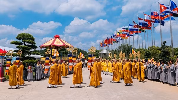 Đại lễ Vesak 2025 - lan tỏa tuệ giác Phật giáo vì hòa bình và phát triển bền vững