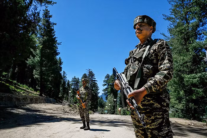 Căng thẳng Ấn Độ - Pakistan: Những bước chân nguy hiểm bên miệng vực -0