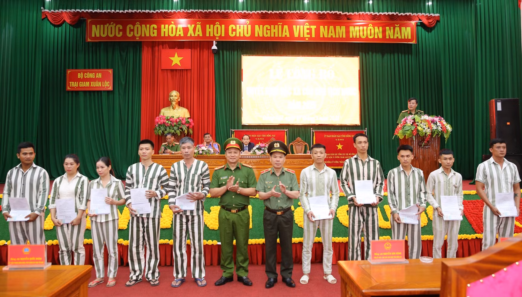 Trại giam Xuân Lộc, Thủ Đức công bố Quyết định đặc xá của Chủ tịch nước -3