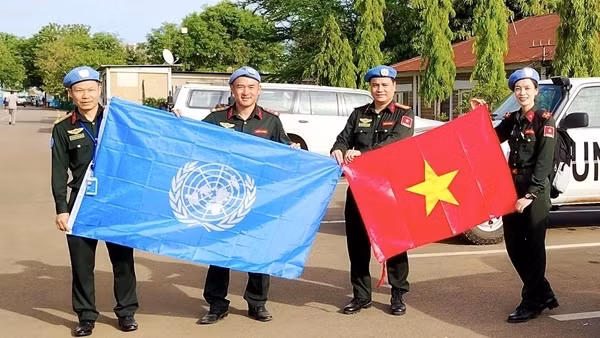 Cục Công nghệ thông tin và truyền thông Nam Sudan chúc mừng sĩ quan Công an Việt Nam nhân ngày 30/4