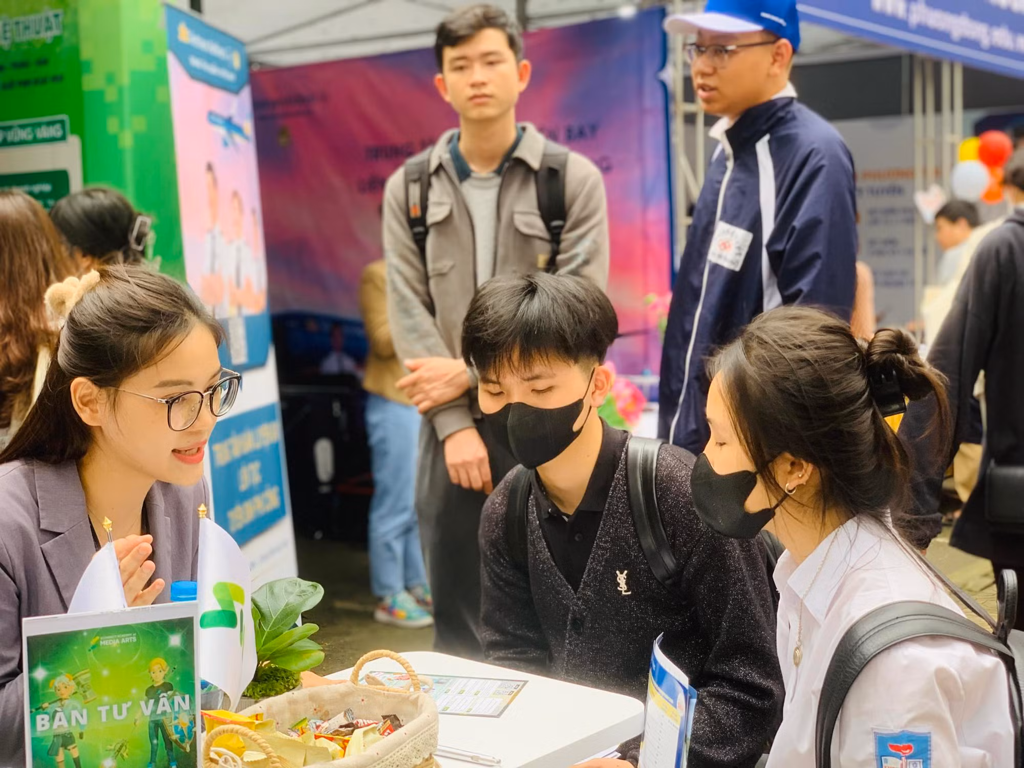 Trường đại học bỏ tổ hợp xét tuyển lạ và cộng 3 điểm cho thí sinh có IELTS từ 4.0 -0
