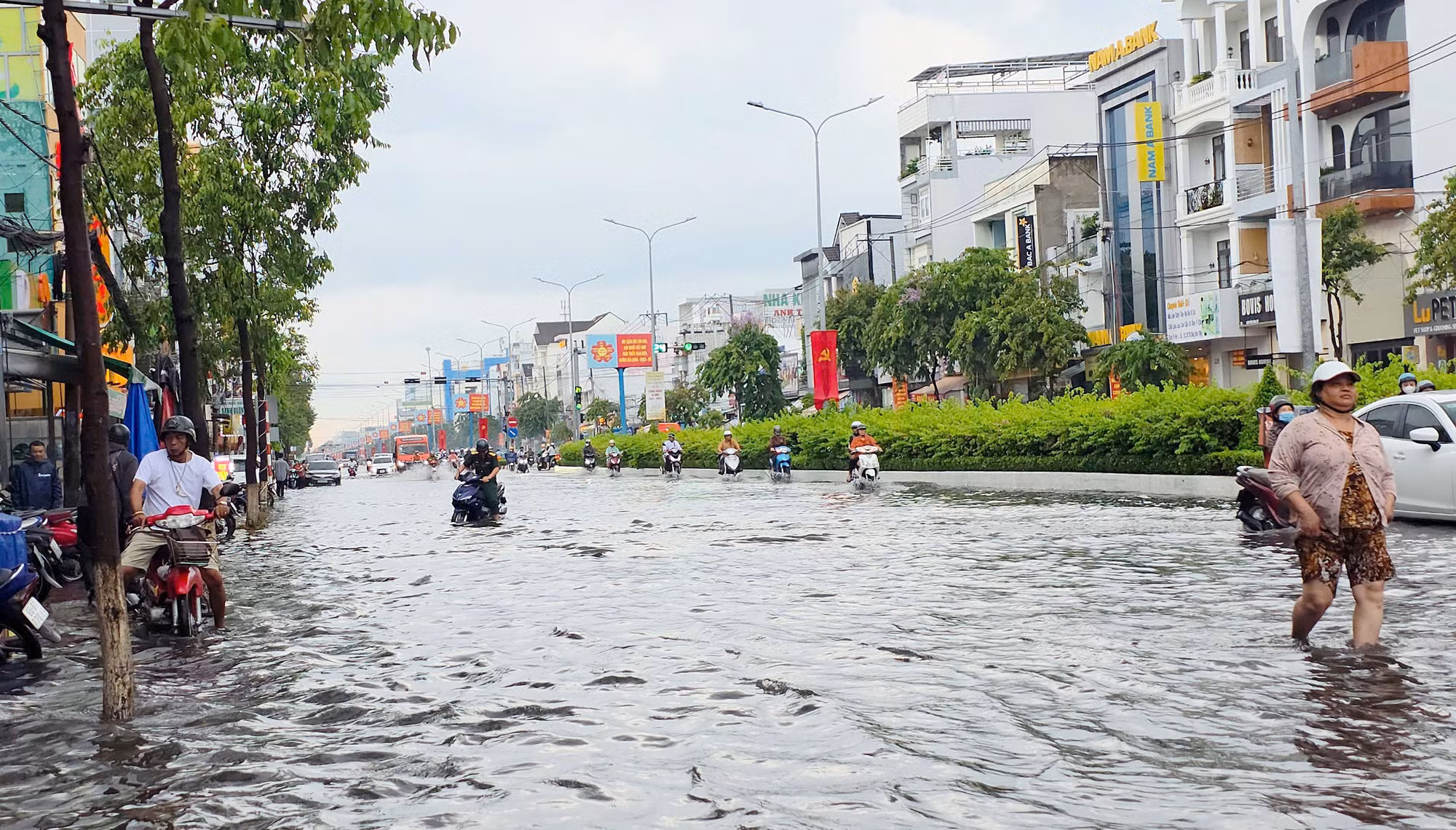Mưa, nội ô Cần Thơ lại ngập -1
