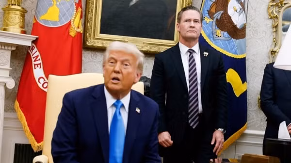 Vì sao ông Trump bất ngờ cải tổ nhân sự an ninh cấp cao?