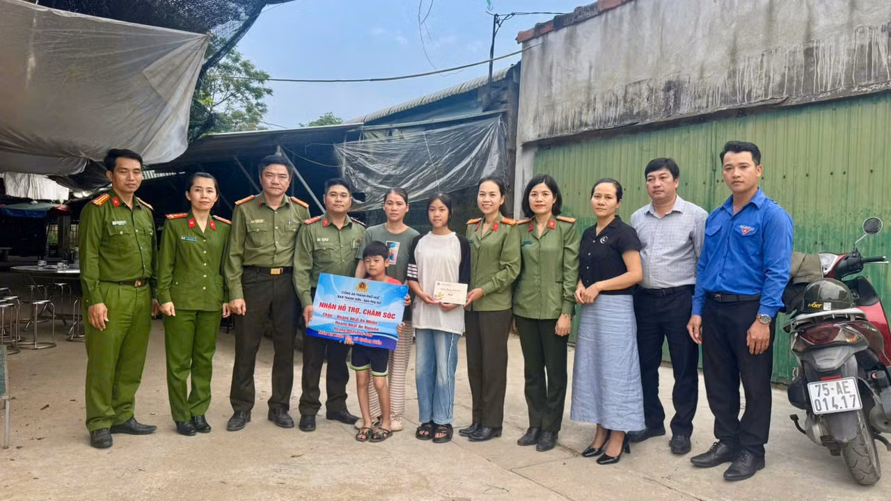 Nhận đỡ đầu những hoàn cảnh bị ảnh hưởng nặng nề sau thiên tai -0