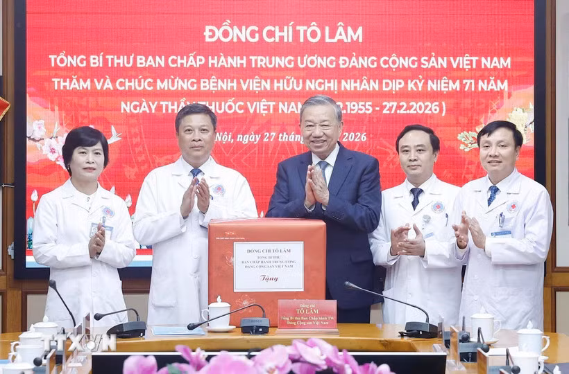 Tổng Bí thư: Thầy thuốc là điểm tựa của người bệnh trong thời khắc khó khăn nhất -0