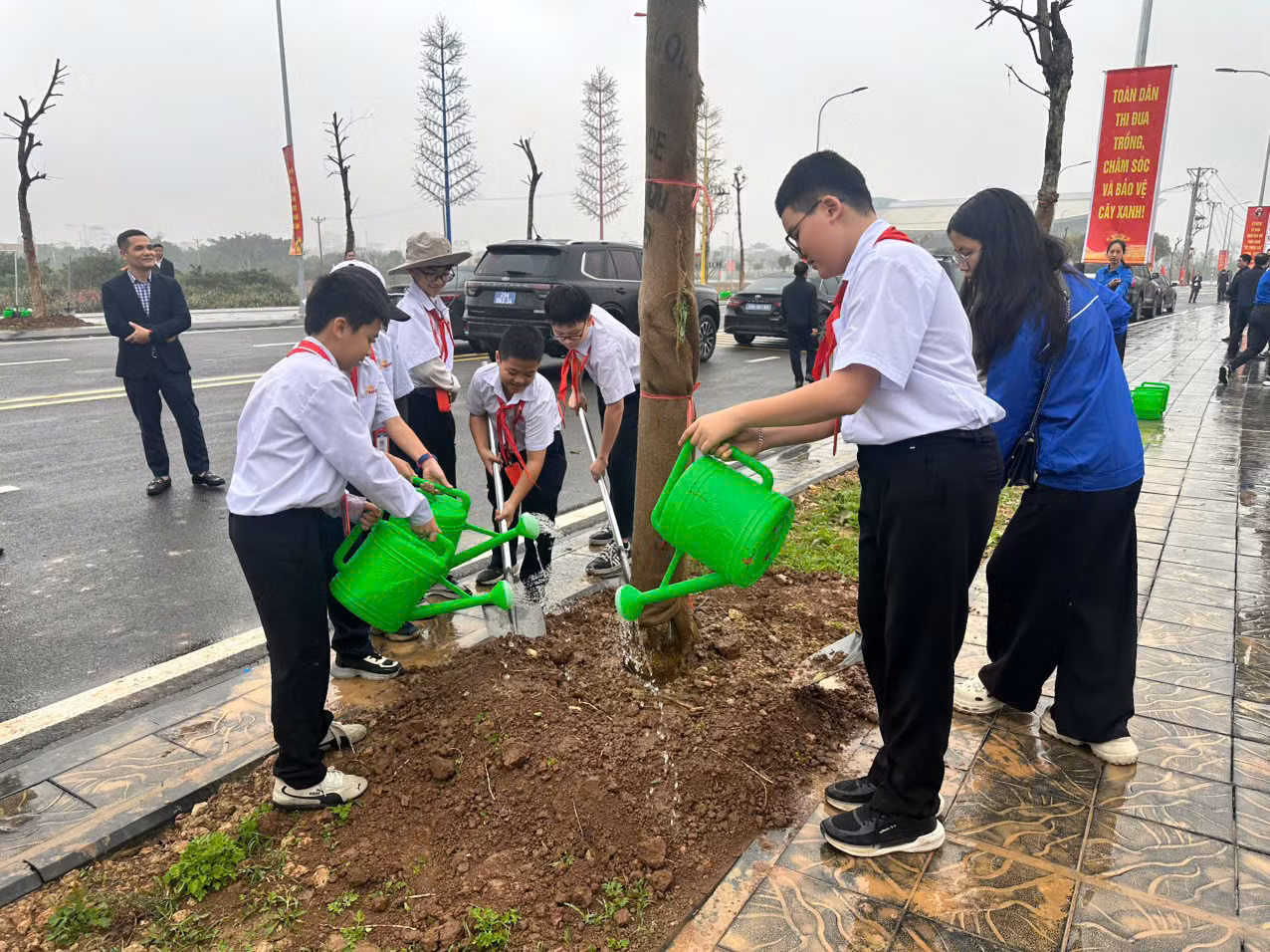Phát động Tết trồng cây tại xã Đông Anh, TP Hà Nội: Phấn đấu trồng 3.000 cây xanh trong năm 2026 -0