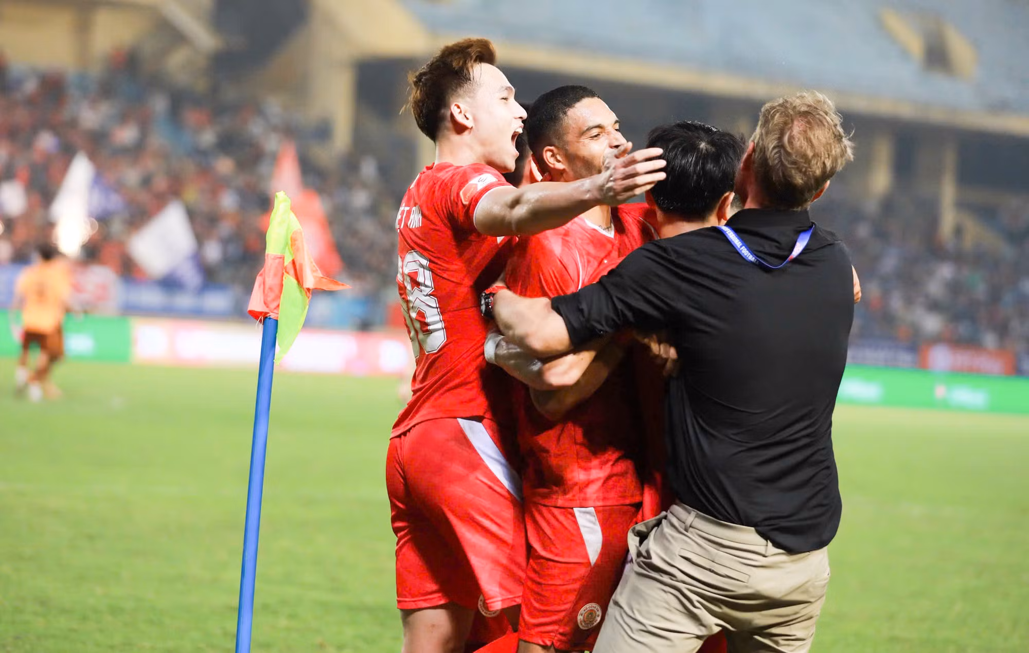 CLB Bóng đá Công an Hà Nội ngược dòng ấn tượng tại vòng 14 V.League 2025/26 -0