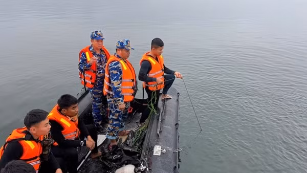 Lữ đoàn Đặc công Hải quân 126 điều động 20 đặc công người nhái tìm người mất tích trên hồ Thác Bà