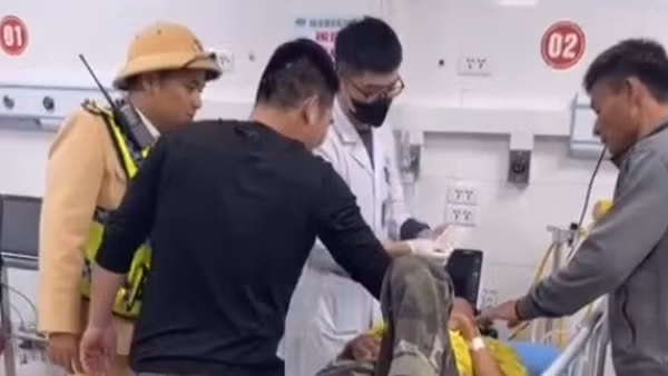 CSGT kịp thời hỗ trợ đưa người bệnh nguy kịch đi cấp cứu