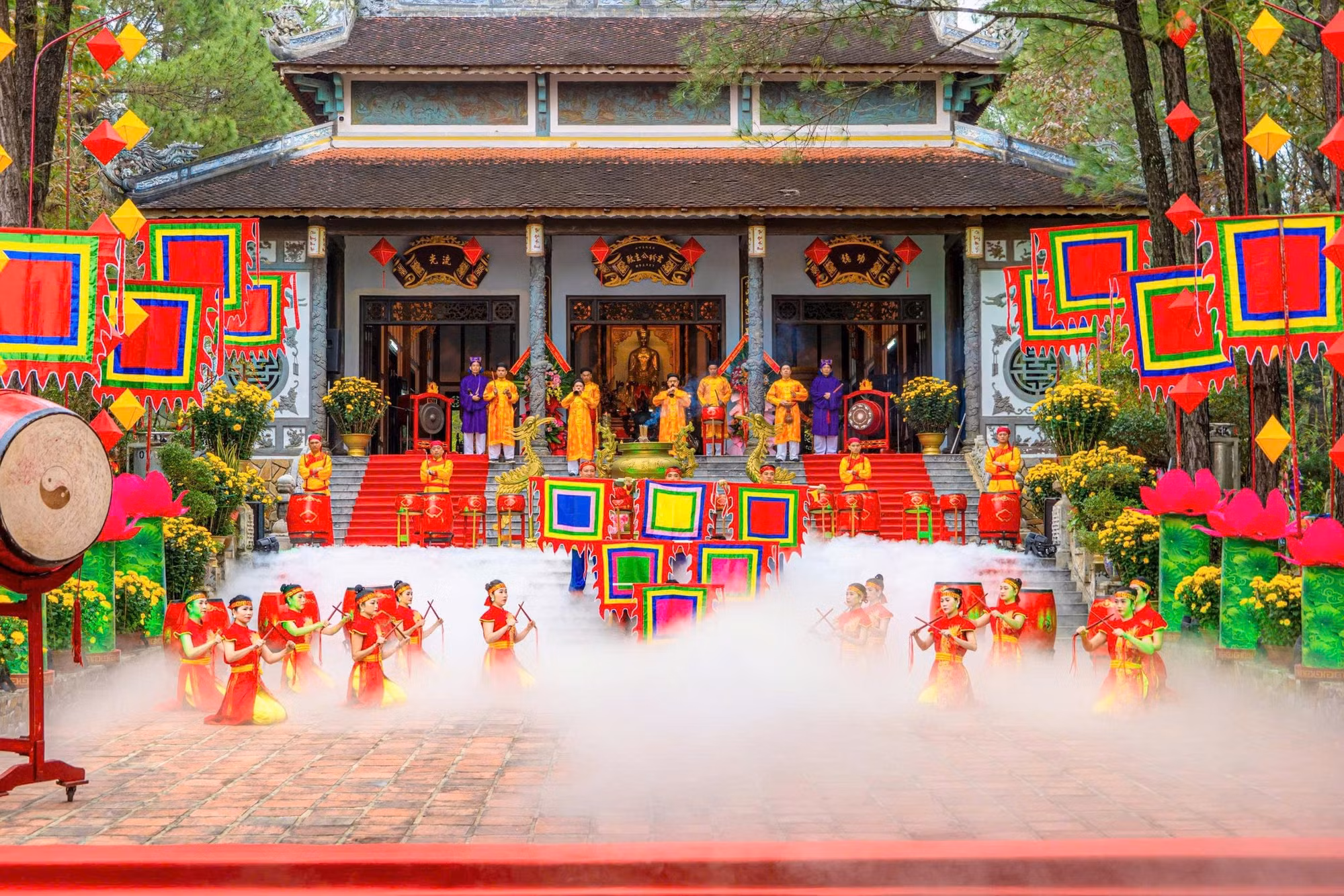 Gìn giữ nét đẹp văn hóa truyền thống ở vùng đất Cố đô Huế từ những lễ hội đầu Xuân -0