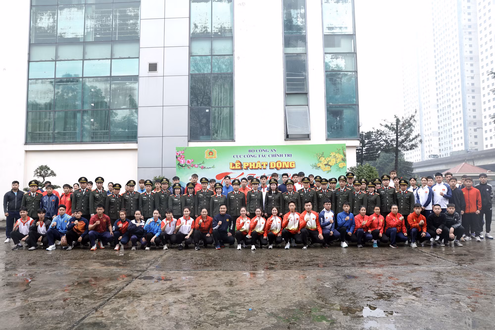 Cục Công tác chính trị hưởng ứng “Tết trồng cây đời đời nhớ ơn Bác Hồ” -0