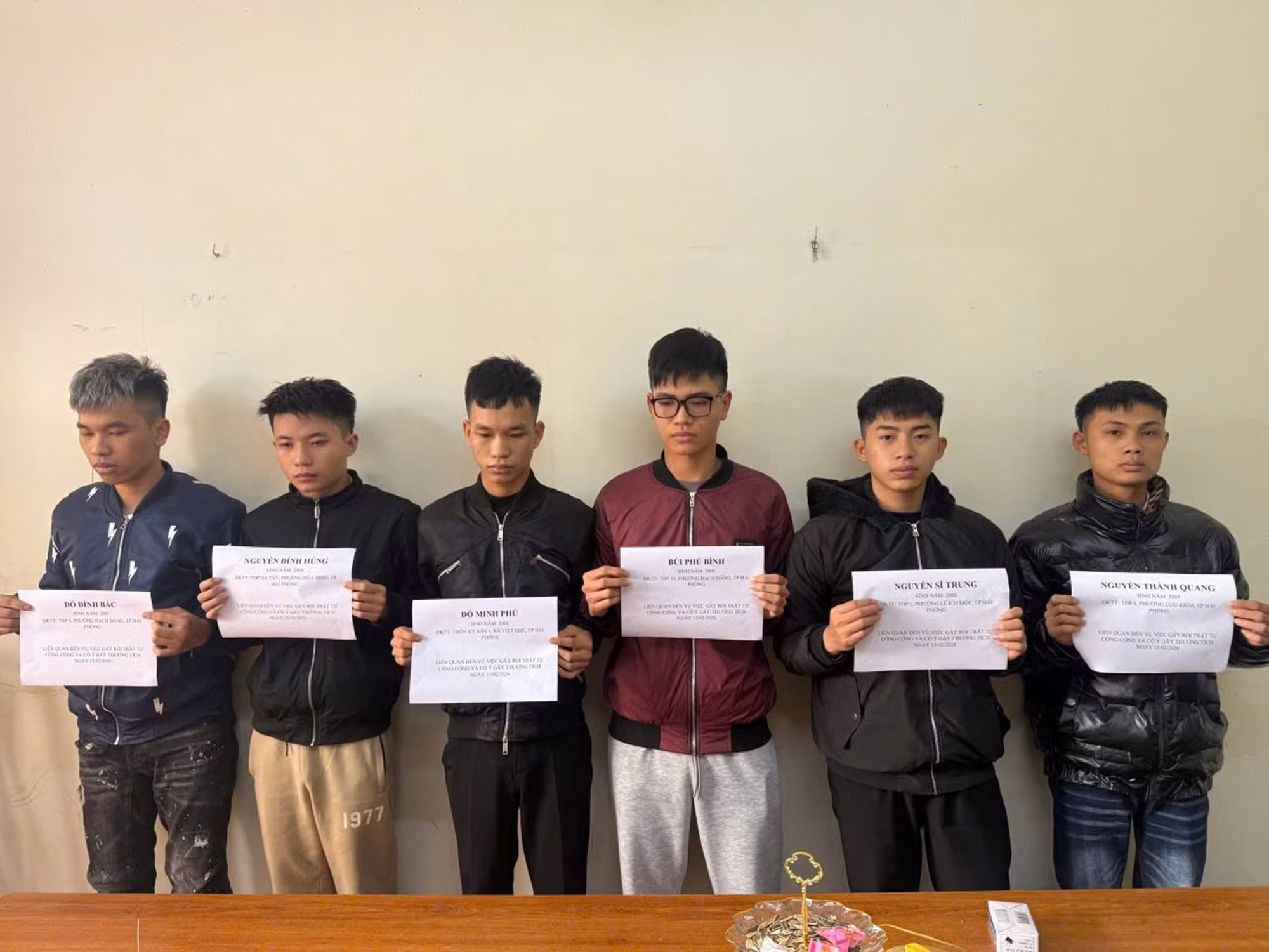 Điều tra 9 đối tượng gây rối trật tự công cộng, cố ý gây thương tích rạng sáng ngày 29 tết -0