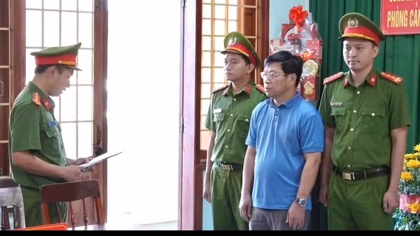 Giám đốc một doanh nghiệp bị khởi tố tội trộm cắp tài sản với số tiền hơn 30 tỷ đồng