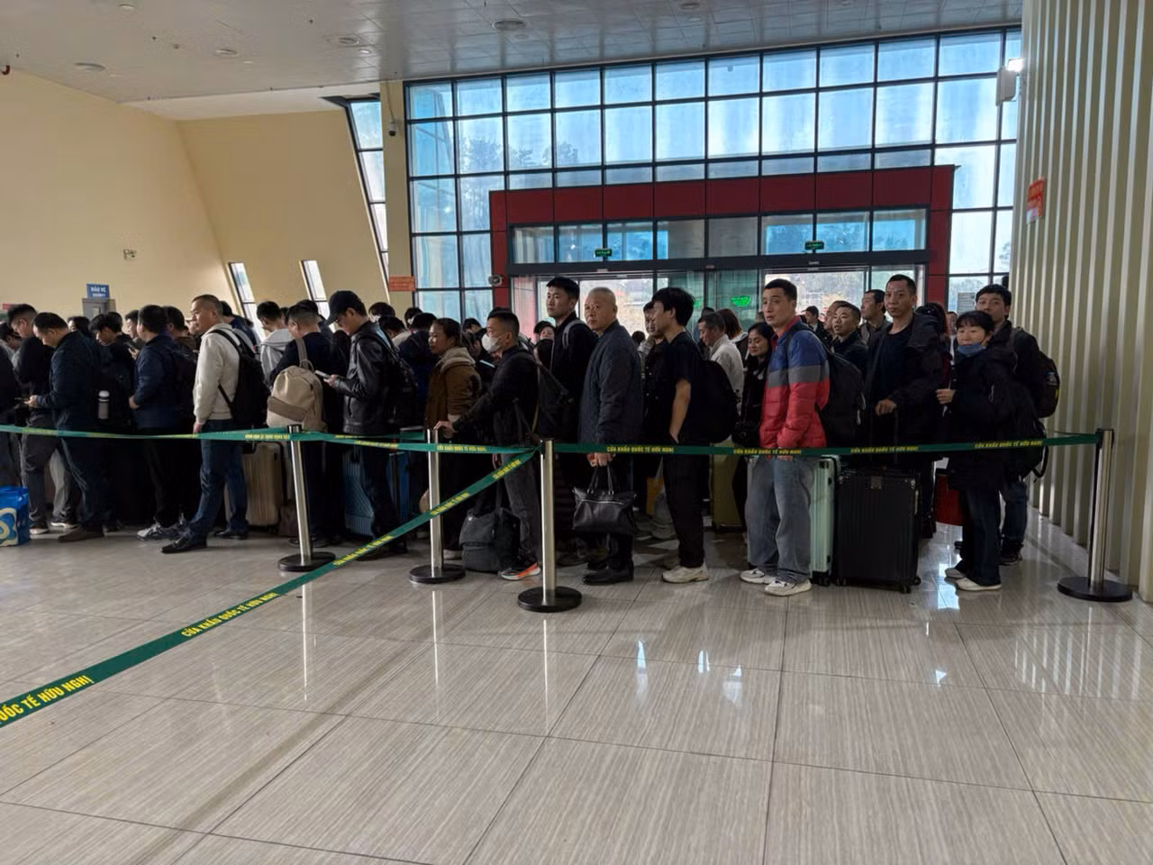 Hoạt động xuất nhập khẩu sôi động ngay từ những ngày đầu năm mới -0