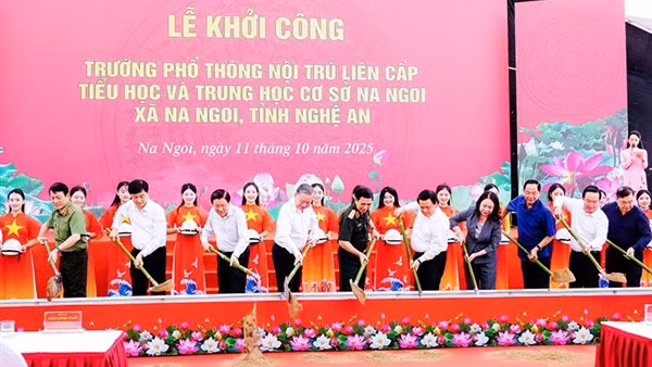 Xuyên Tết xây trường cho học sinh biên cương