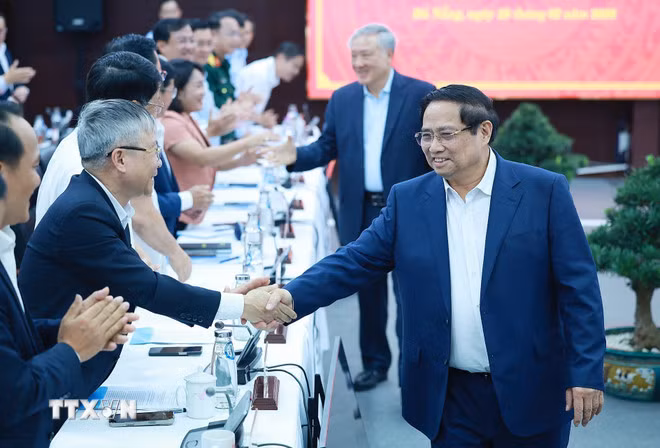Thủ tướng Phạm Minh Chính làm việc với Ban Thường vụ Thành ủy Đà Nẵng -0