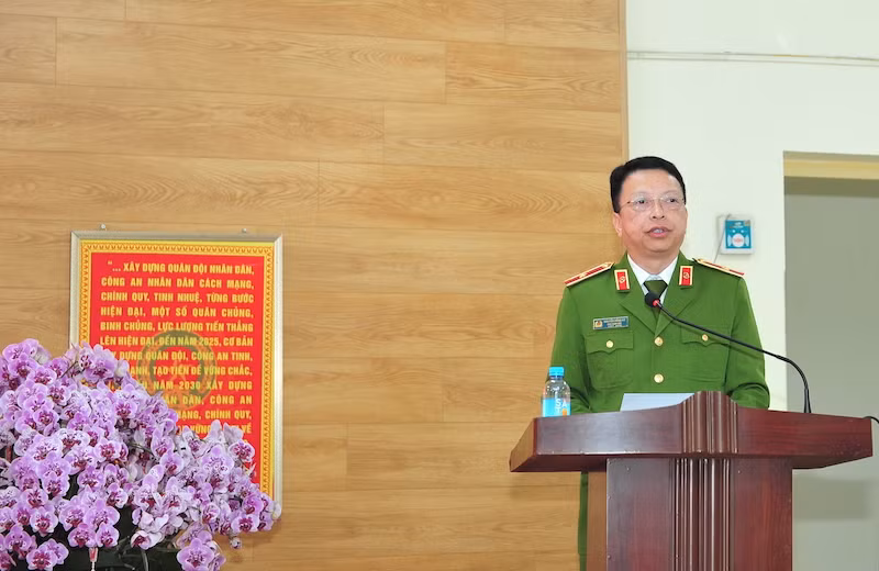 Thứ trưởng Lê Quốc Hùng kiểm tra công tác trực Tết, chúc Tết cán bộ, chiến sĩ Công an Thủ đô -1