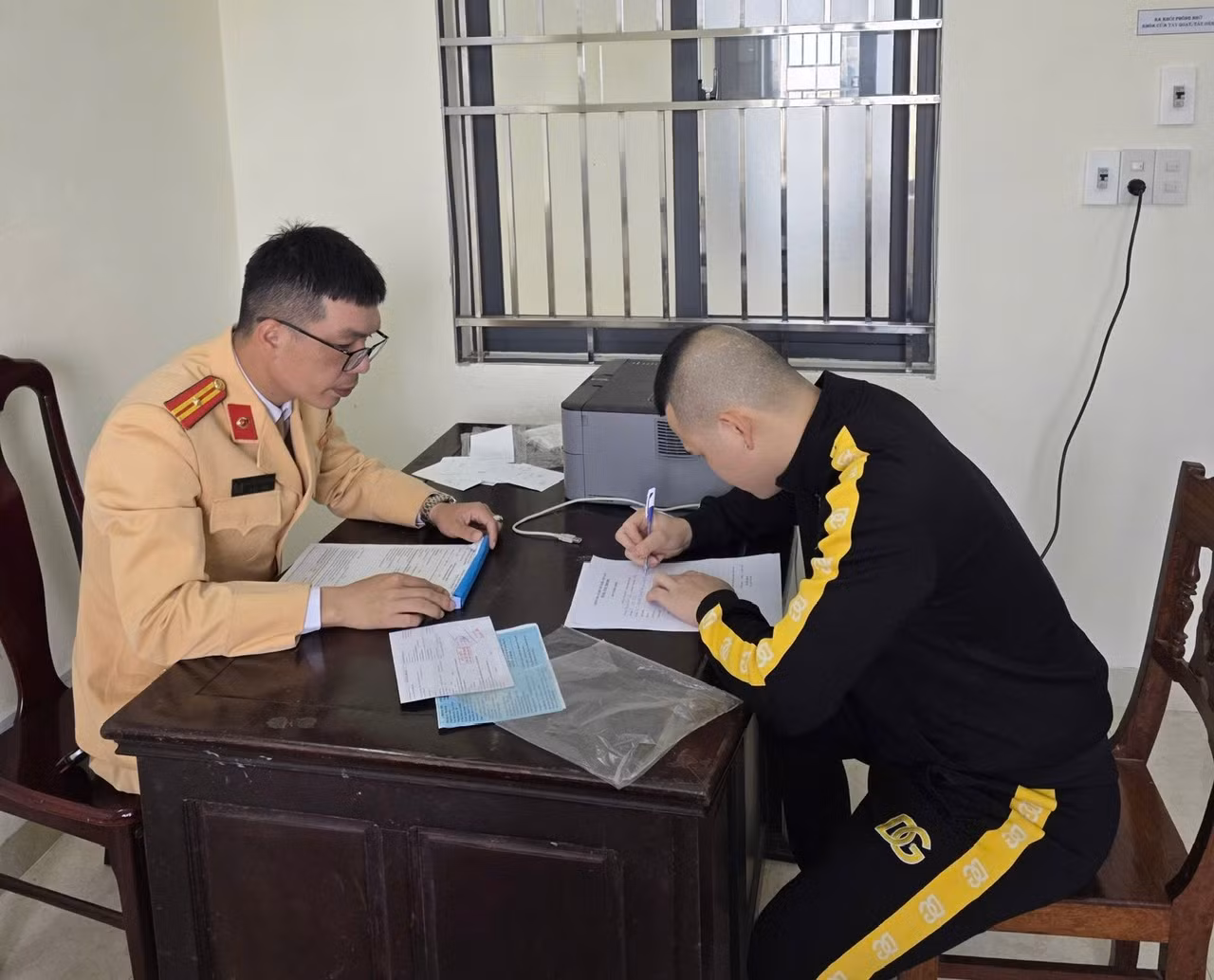 Quyết liệt xử lý vi phạm giao thông tại các tuyến liên thôn, liên xã -0
