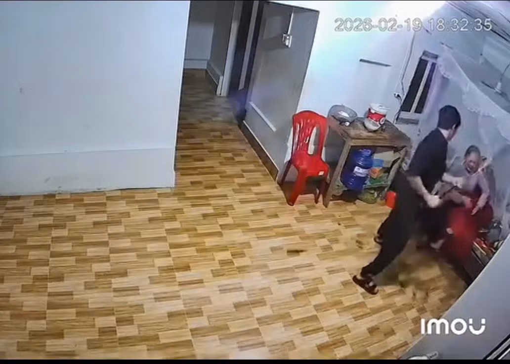 Công an vào cuộc xác minh nghi vấn clip con trai hành hung mẹ trong ngày Tết -0