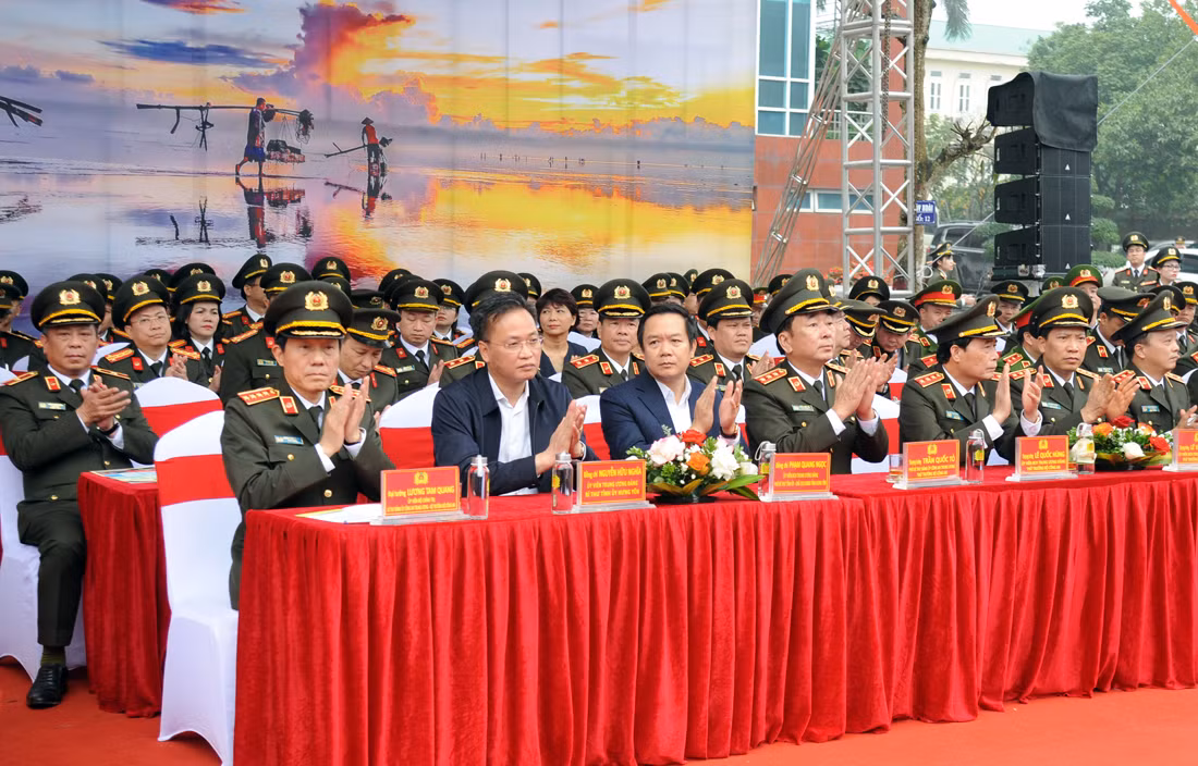 Bộ Công an phát động Tết trồng cây năm 2026 - Vì một Việt Nam xanh. -0