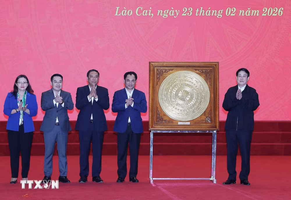 Chủ tịch nước thăm chúc Tết Đảng bộ, chính quyền, nhân dân tỉnh Lào Cai -0