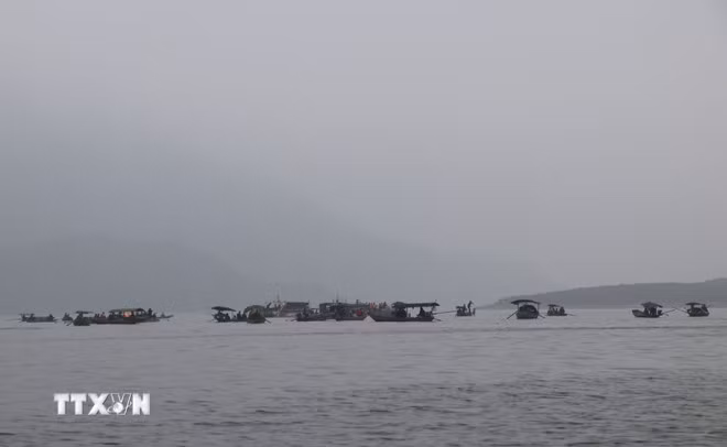 Thủ tướng yêu cầu khắc phục hậu quả vụ tai nạn nghiêm trọng trên hồ Thác Bà -0