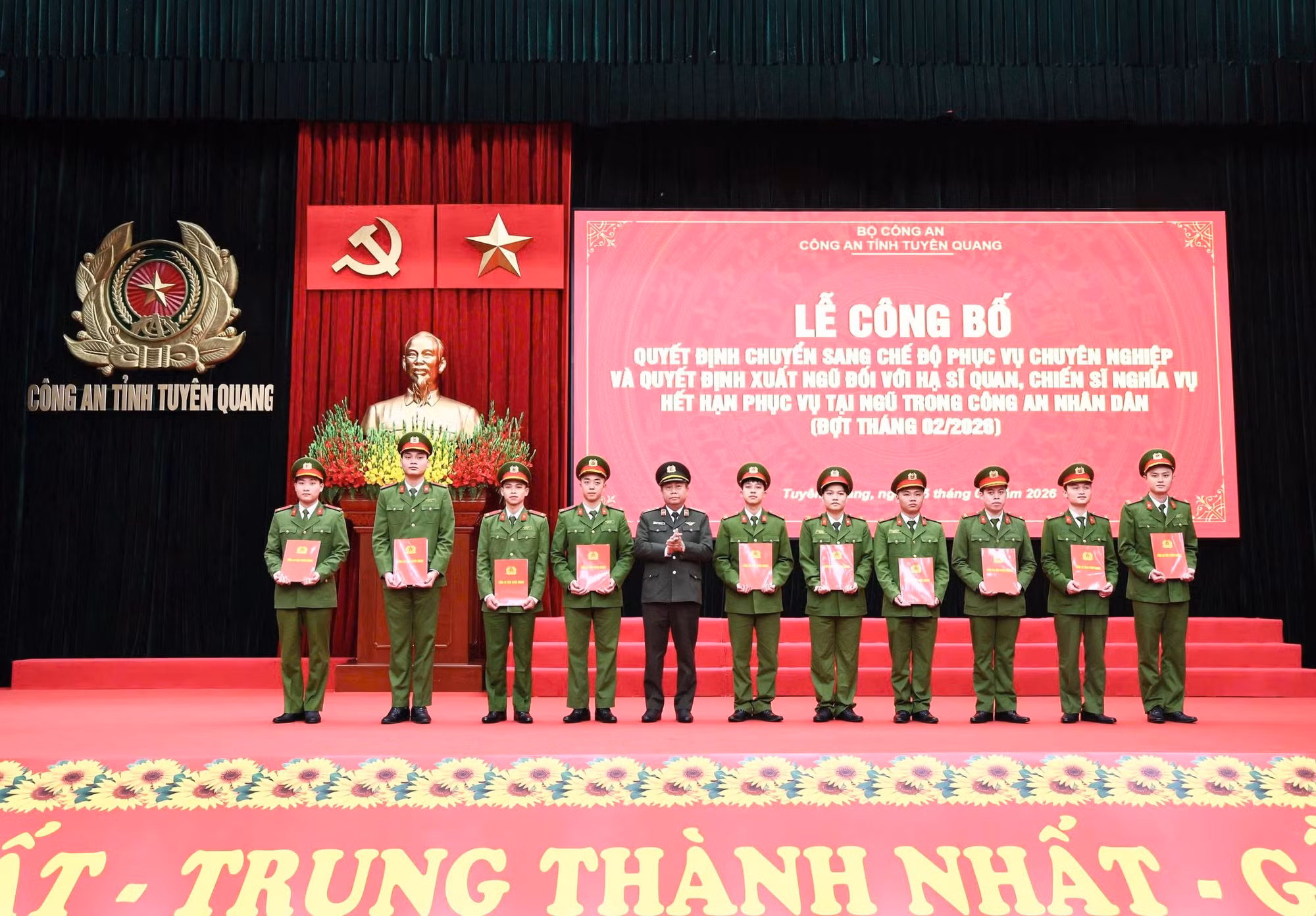 Tuyên Quang: Hành trình viết tiếp ước mơ - Từ chiến sĩ nghĩa vụ thành chiến sĩ CAND -0