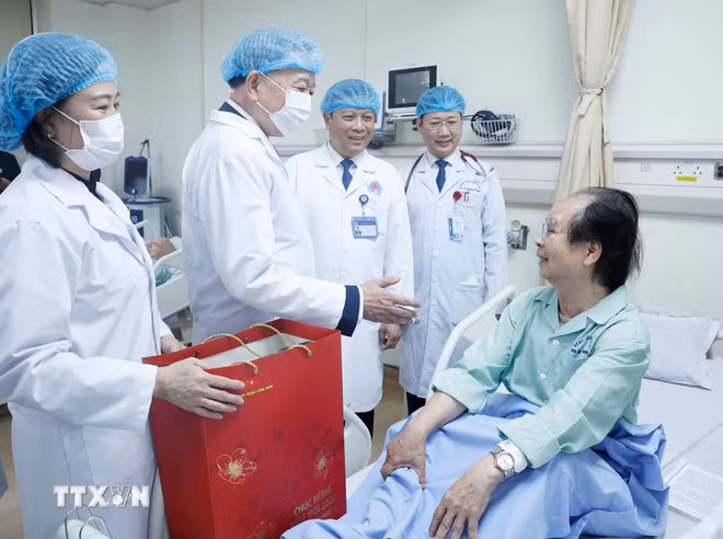 Tổng Bí thư: Thầy thuốc là điểm tựa của người bệnh trong thời khắc khó khăn nhất -0