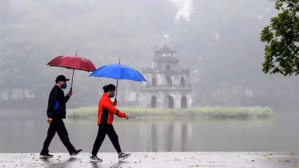 Nam Bộ nóng 36 độ C, Hà Nội có mưa nhỏ