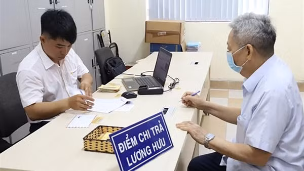 Chi trả hơn 44.700 tỷ đồng lương hưu, trợ cấp BHXH trước Tết