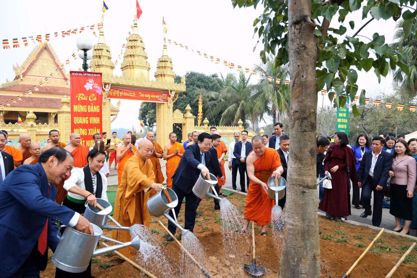 Khơi dậy tiềm năng to lớn của di sản văn hóa, góp phần tạo sức bật mới cho đất nước -1
