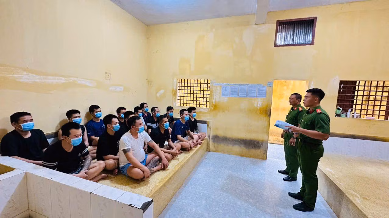 Tăng cường tuyên truyền bầu cử Đại biểu Quốc hội và HĐND các cấp cho người bị tạm giữ, tạm giam -1