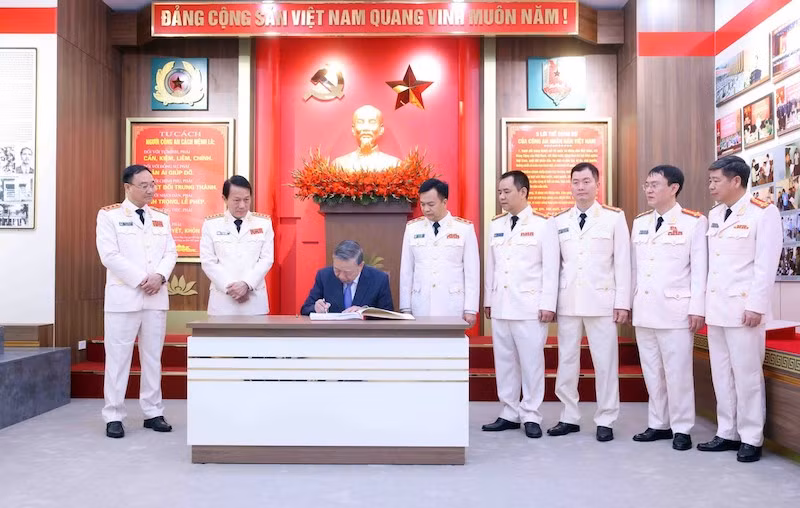 Tổng Bí thư Tô Lâm thăm và chúc Tết Cục An ninh điều tra Bộ Công an -0