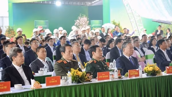 Tổng Bí thư dự Lễ phát động “Tết trồng cây đời đời nhớ ơn Bác Hồ” Xuân Bính Ngọ 2026