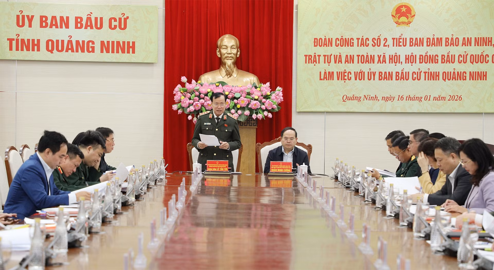 Làm cán bộ phải giữ trọn chữ “tín”; là đại biểu của dân phải giữ trọn chữ “tâm” -0