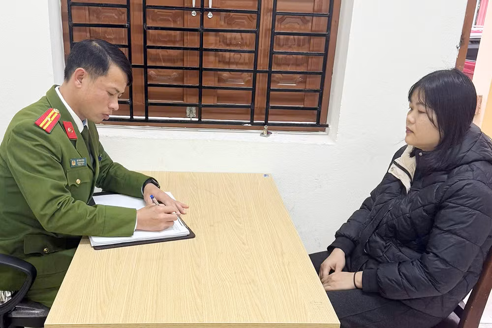 Đối tượng truy nã đặc biệt nguy hiểm ra đầu thú sau 11 năm lẩn trốn ở nước ngoài -0