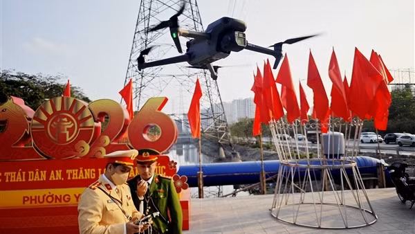 CSGT Hà Nội bay Flycam giám sát giao thông, xử lý xe khách vi phạm
