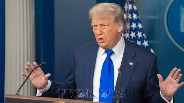 Tổng thống Trump nâng thuế nhập khẩu bổ sung từ 10% lên 15%