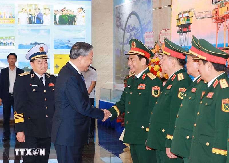 Phát biểu của Tổng Bí thư Tô Lâm tại Lễ đón nhận Danh hiệu Anh hùng Lực lượng Vũ trang Nhân dân của Quân chủng Hải quân -0
